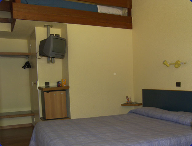 Chambre Belvédère avec un grand lit 160cm Chambre Belvédère avec un grand lit 160cm