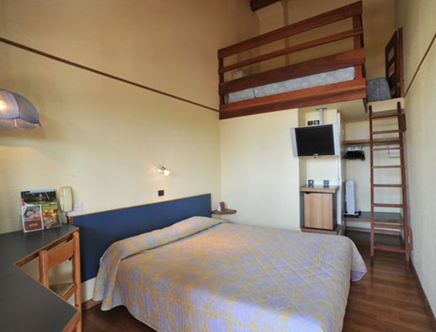 Chambre Club avec Mezzanine pour 3,4 personnes Chambre Club avec Mezzanine pour 3,4 personnes